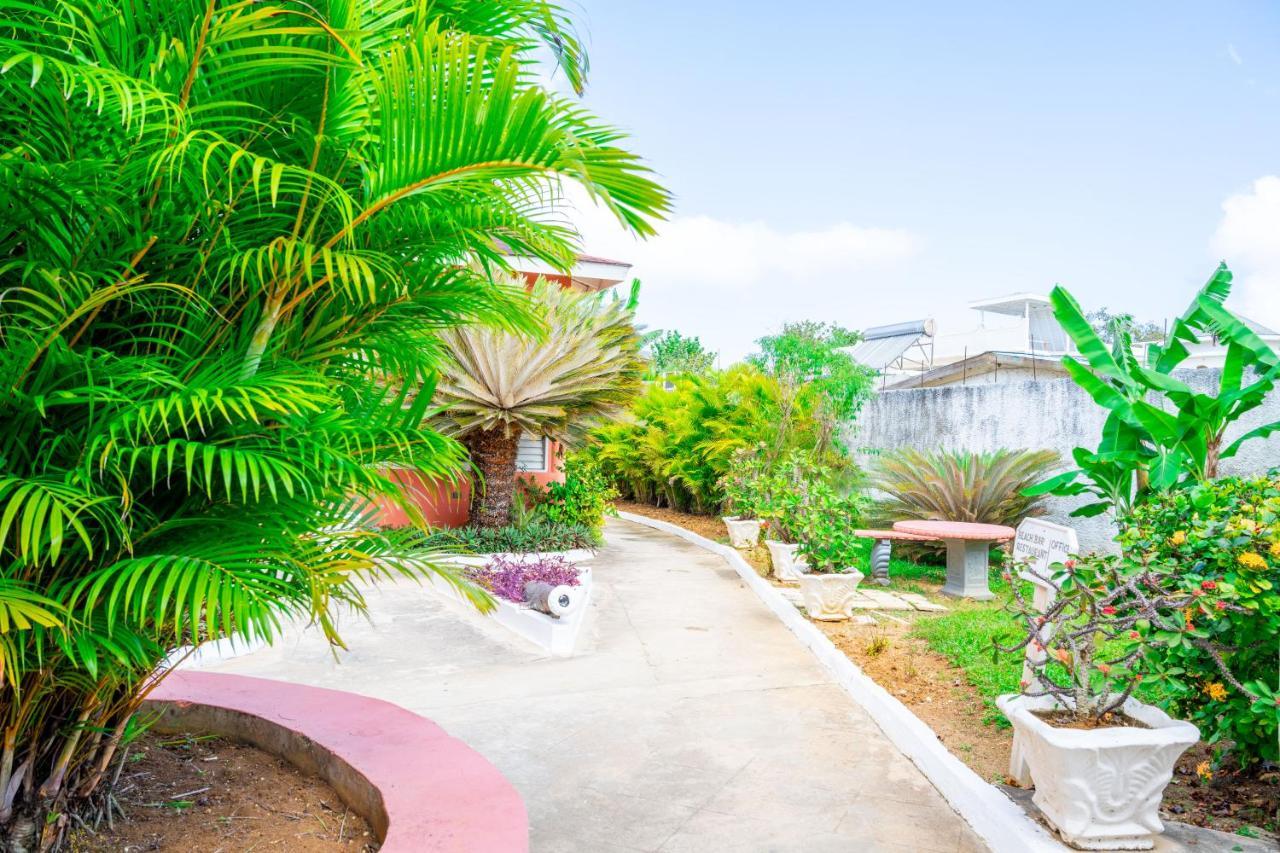 Shields Negril Villas Buitenkant foto