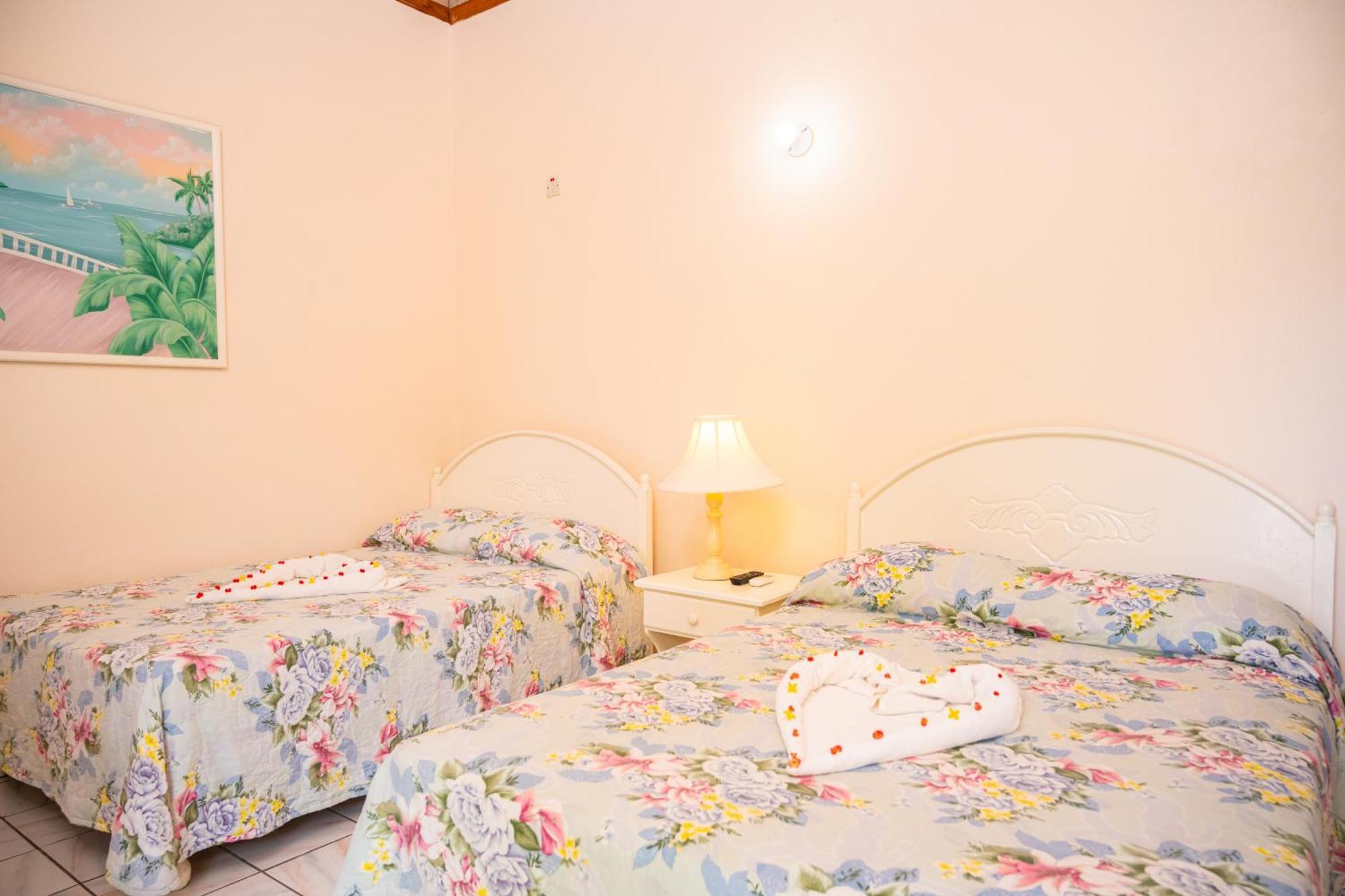 Shields Negril Villas Kamer foto
